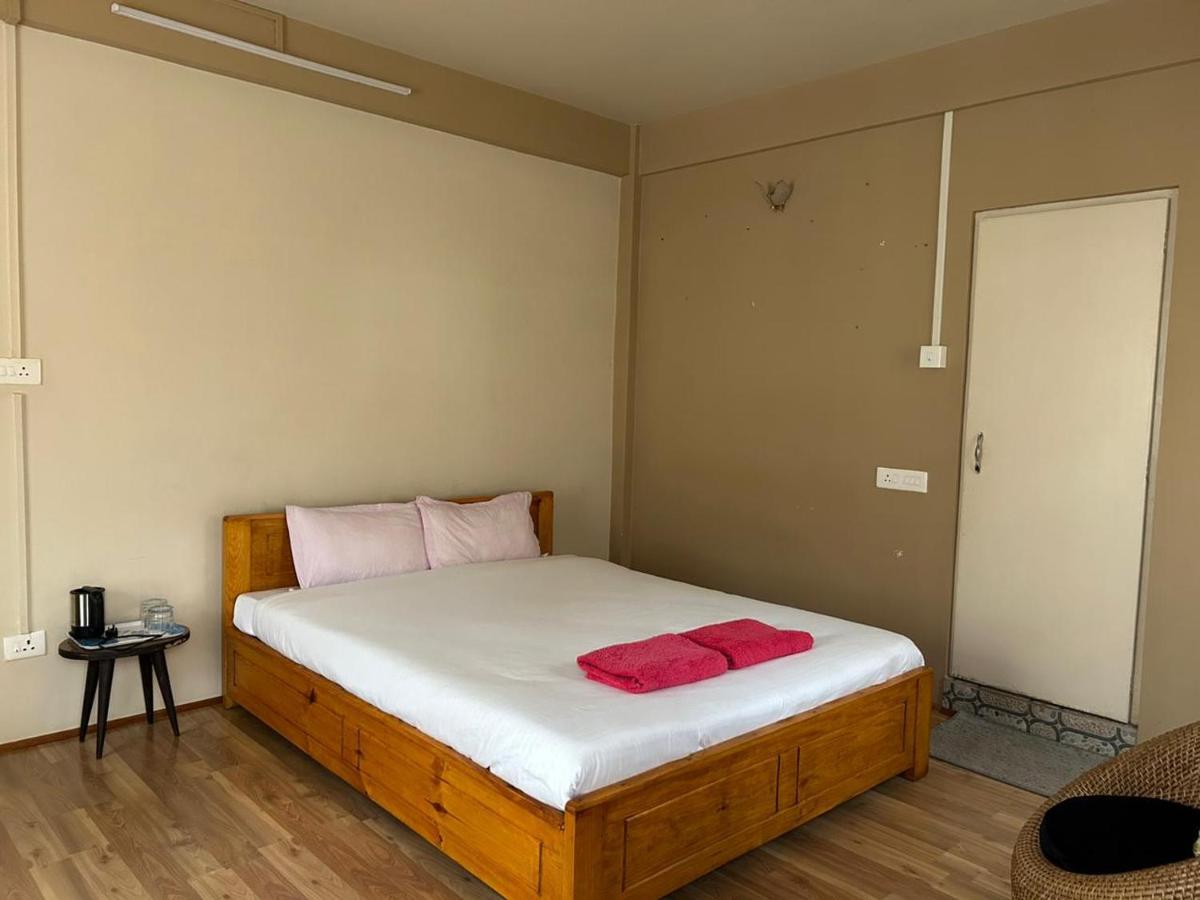 Na-U-Iaka Homestay Shillong Exteriör bild